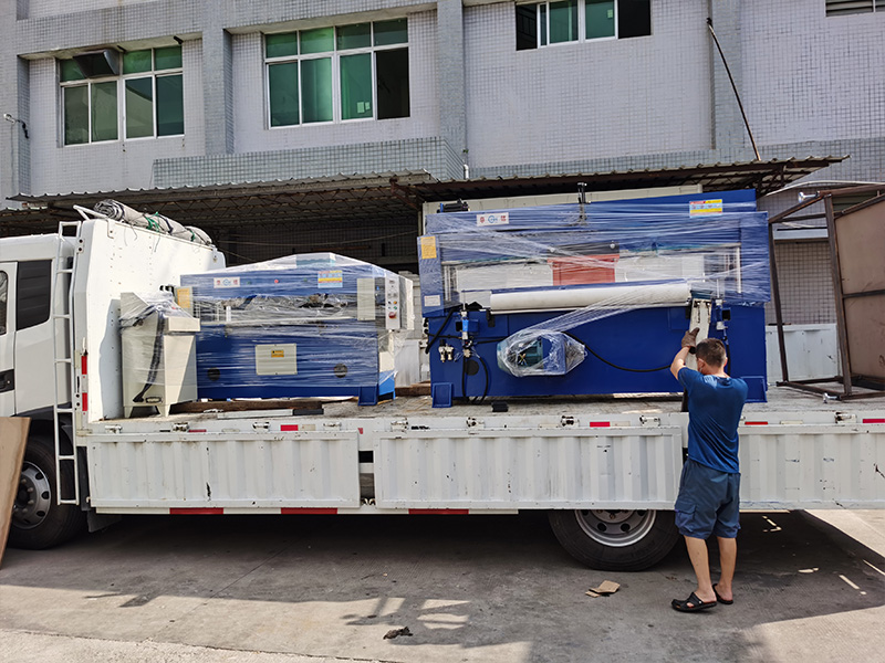 裁斷機發貨現場